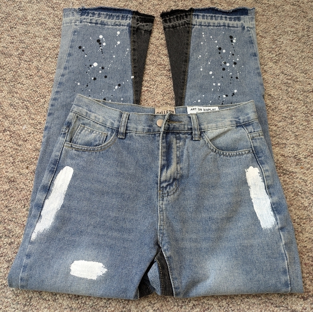Gallery Department 'Art on Display Courtesy of Josue Thomas' Blue Jeans Men L
